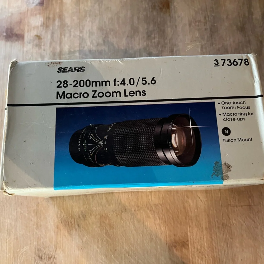 Vintage SEARS 28 to 200mm f4.0/5.6 Macro Zoom Lens Minolta Mount In Box